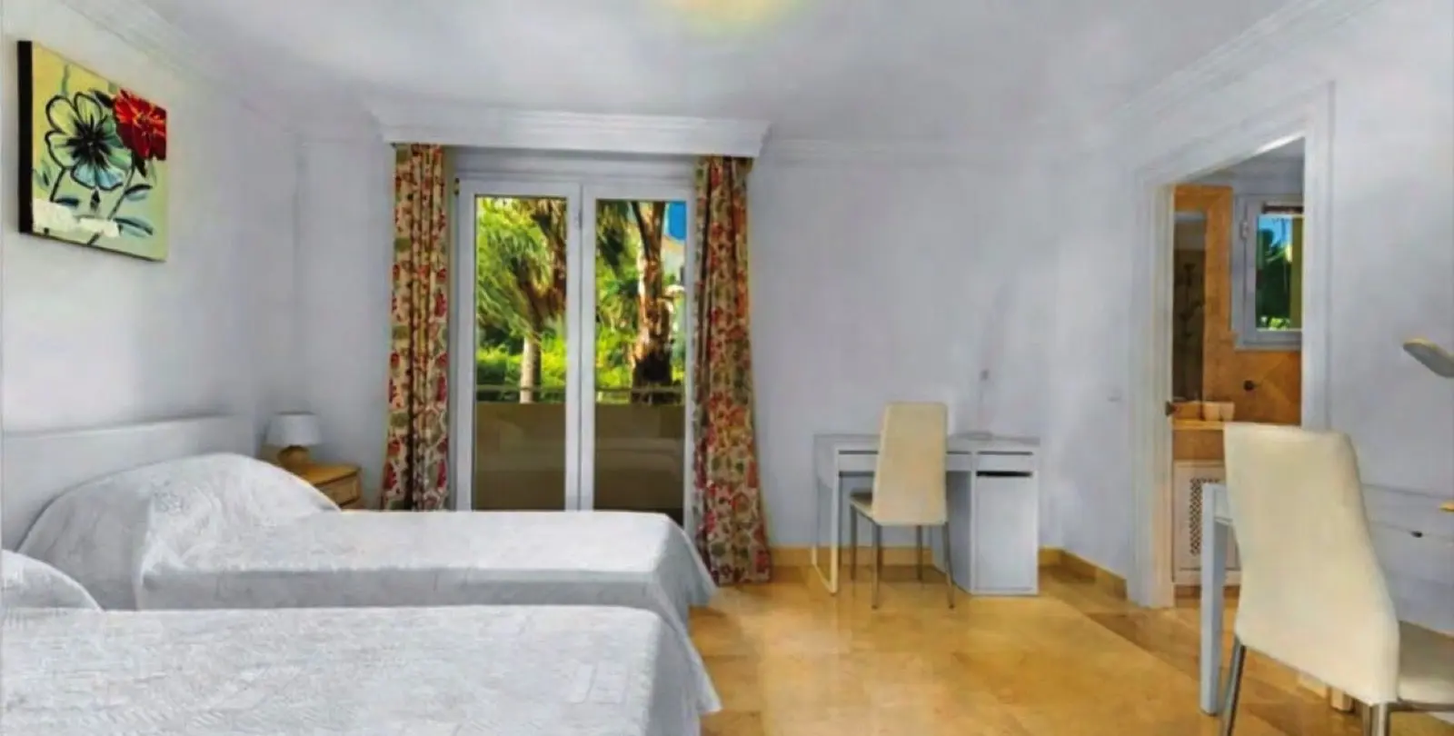 Sale of middle floor apartment in Casares Playa 22