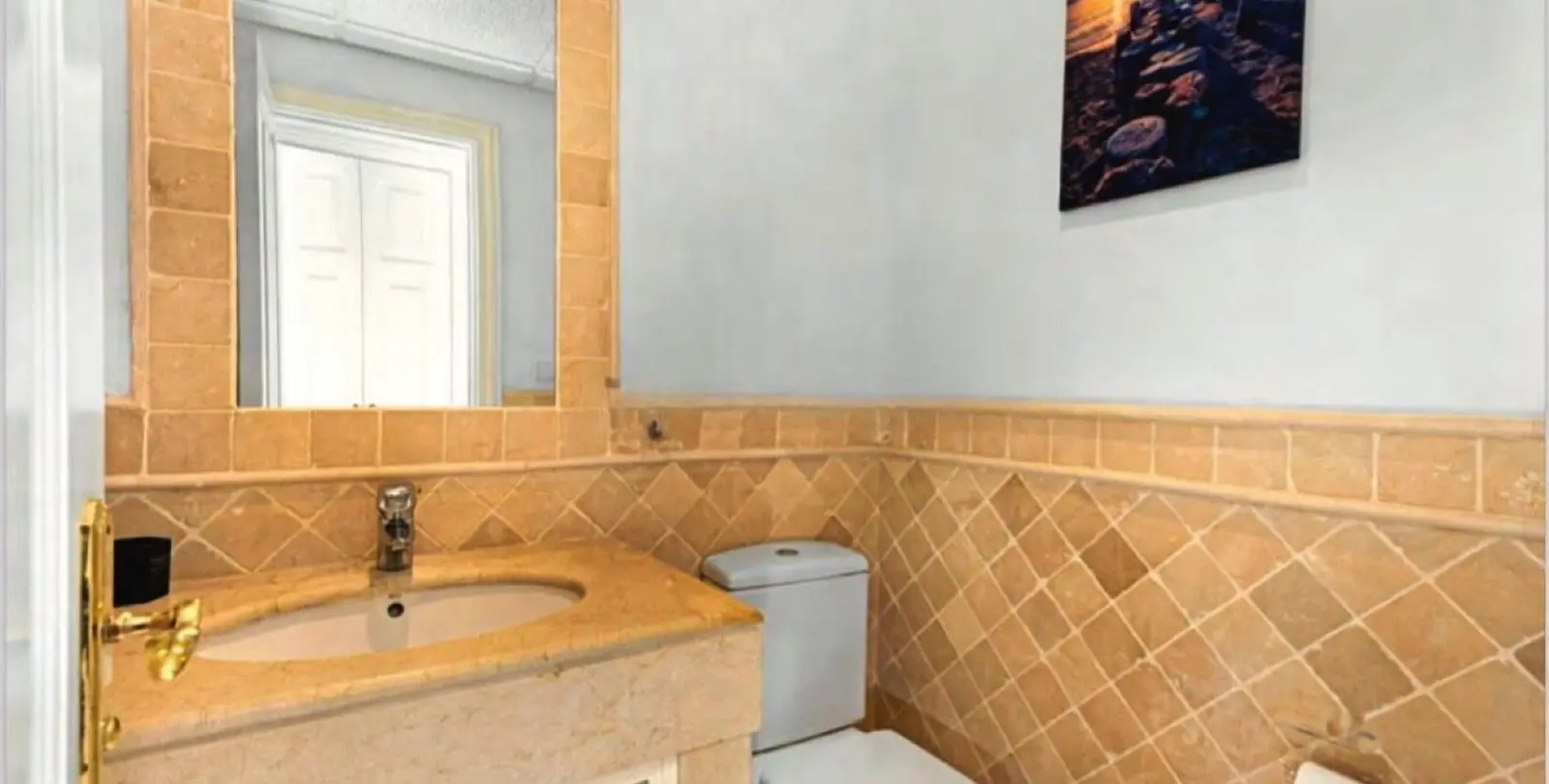 Sale of middle floor apartment in Casares Playa 24