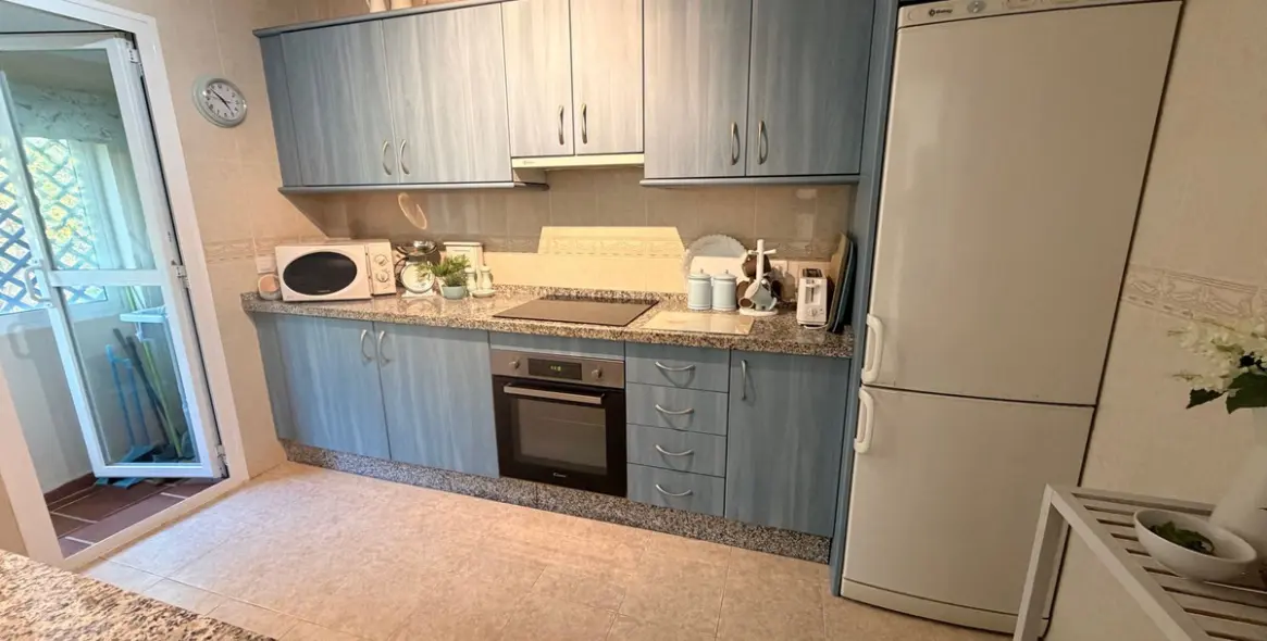 Sale of townhouse in Calahonda 12