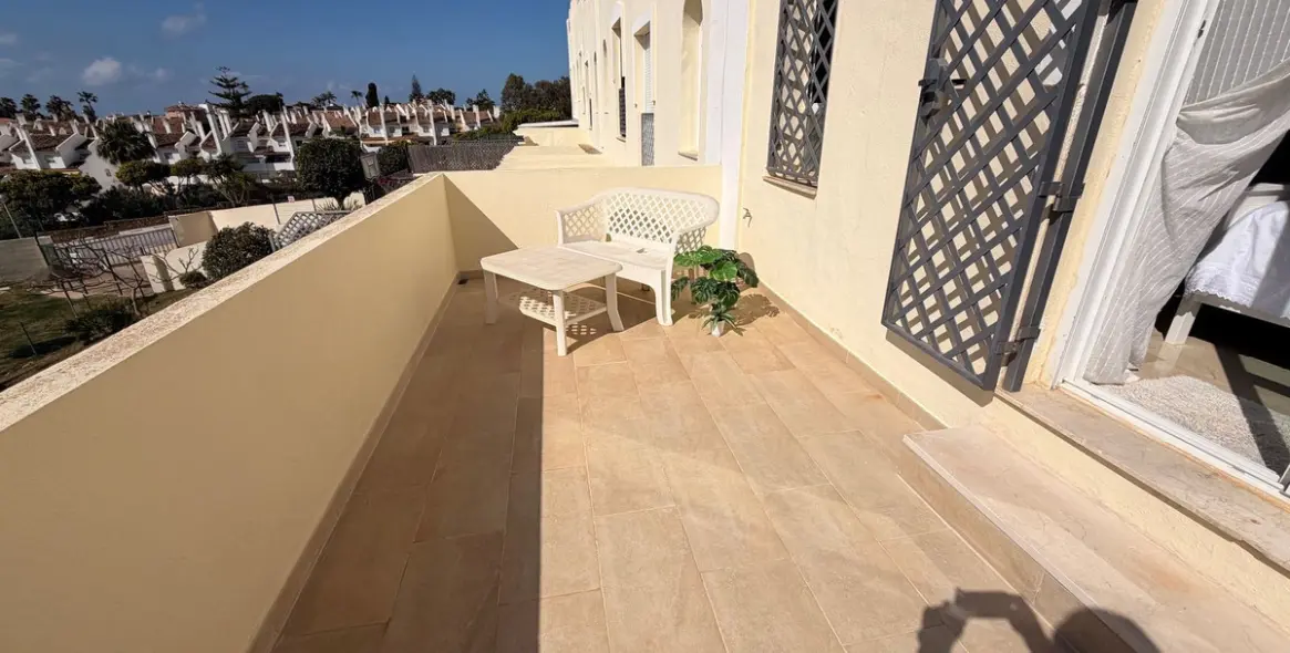 Sale of townhouse in Calahonda 19
