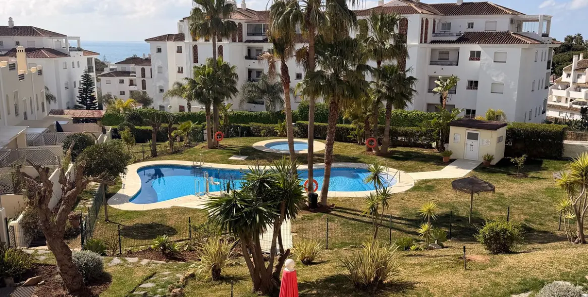 Sale of townhouse in Calahonda 21