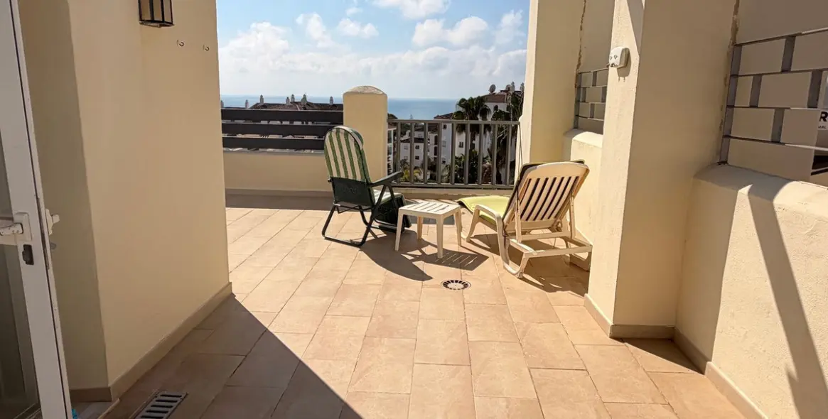 Sale of townhouse in Calahonda 29
