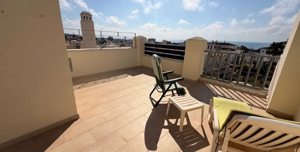 Sale of townhouse in Calahonda 41