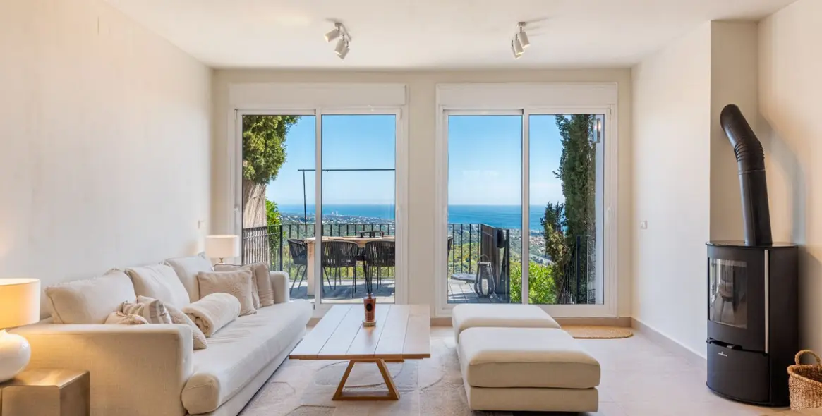 Sale of townhouse in Altos de los Monteros 1