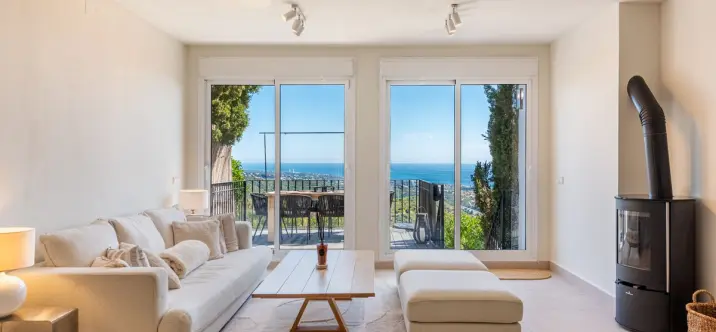 Sale of townhouse in Altos de los Monteros 0