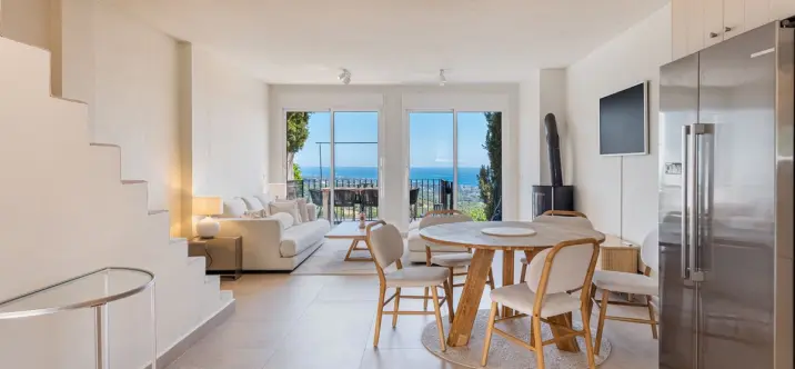 Sale of townhouse in Altos de los Monteros 2