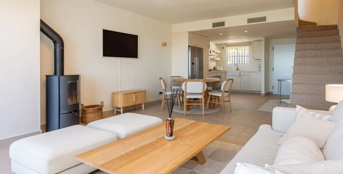 Sale of townhouse in Altos de los Monteros 5