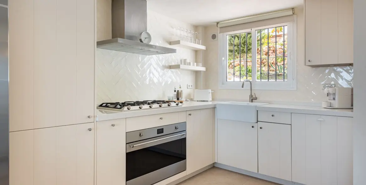 Sale of townhouse in Altos de los Monteros 7