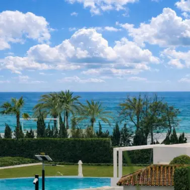 Продажа апартаментов на среднем этаже в The Golden Mile