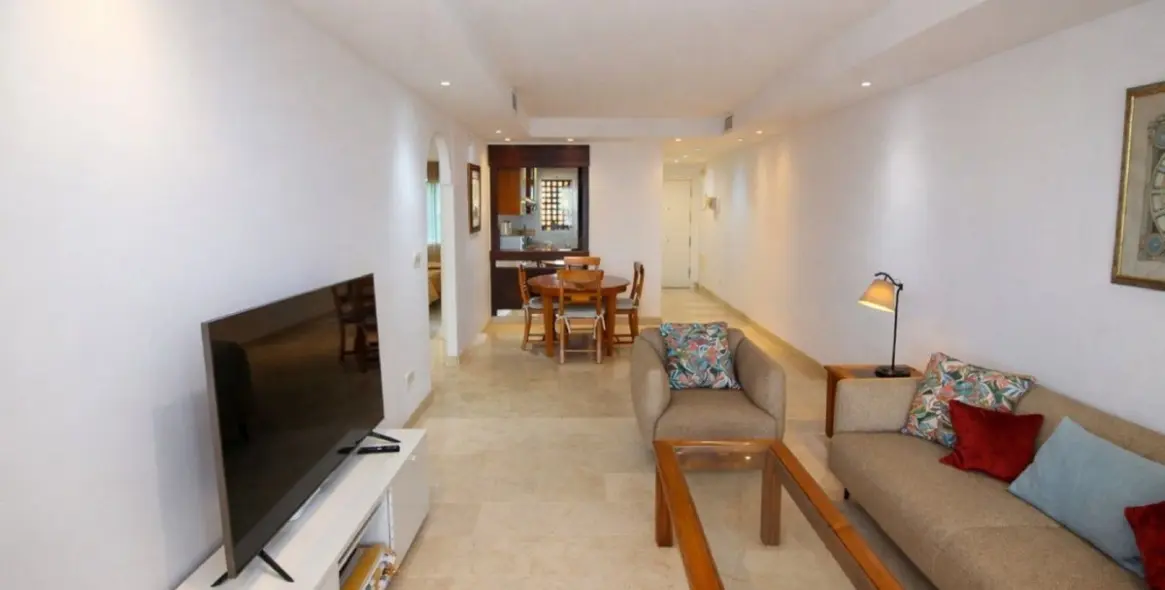 Venta de apartamento en planta media en The Golden Mile 7