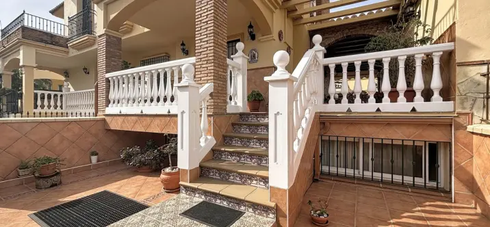 Sale of detached villa in Torre del Mar 1