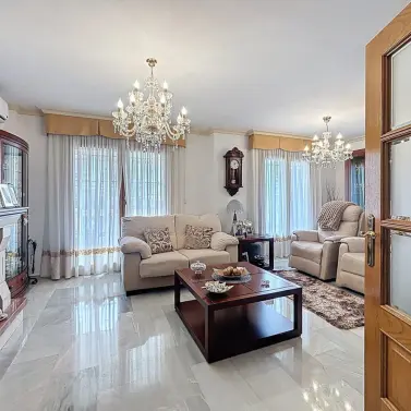 Sale of detached villa in Torre del Mar