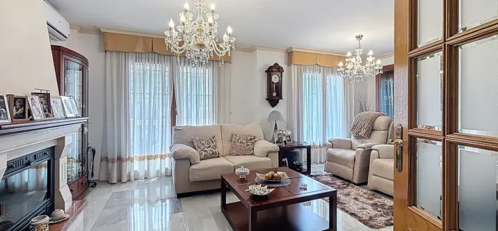 Sale of detached villa in Torre del Mar 3