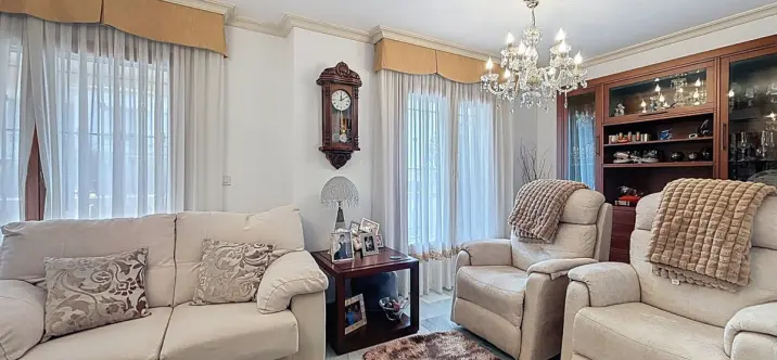 Sale of detached villa in Torre del Mar 4