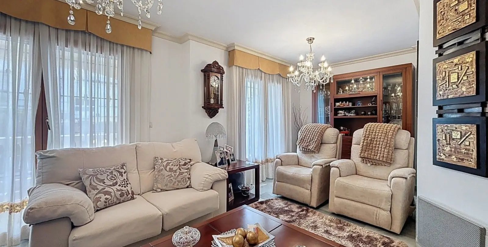 Sale of detached villa in Torre del Mar 1