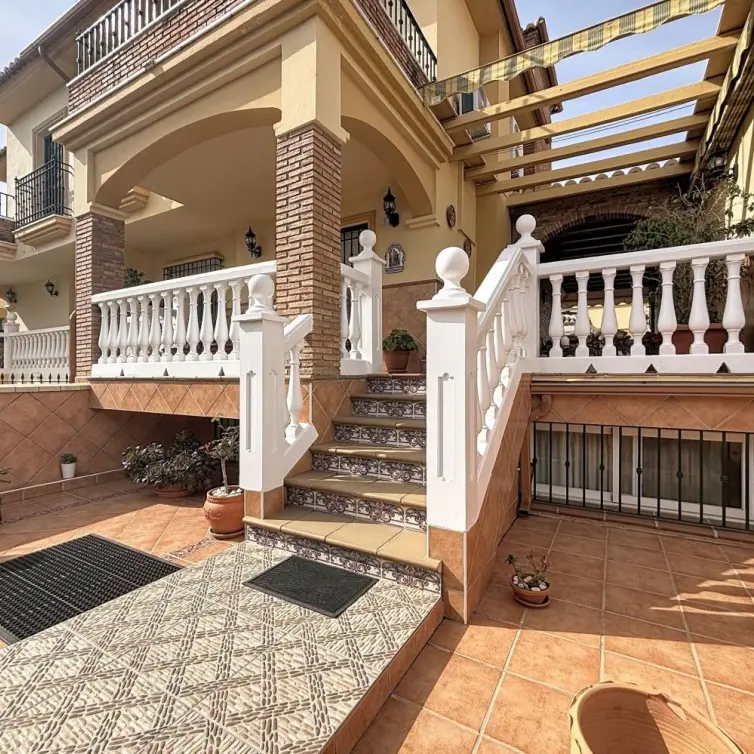 Sale of detached villa in Torre del Mar