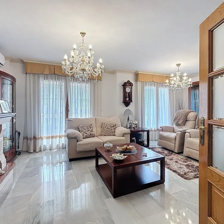 Sale of detached villa in Torre del Mar