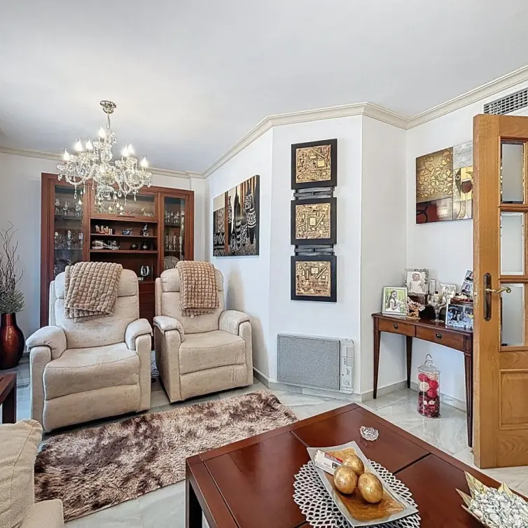 Sale of detached villa in Torre del Mar