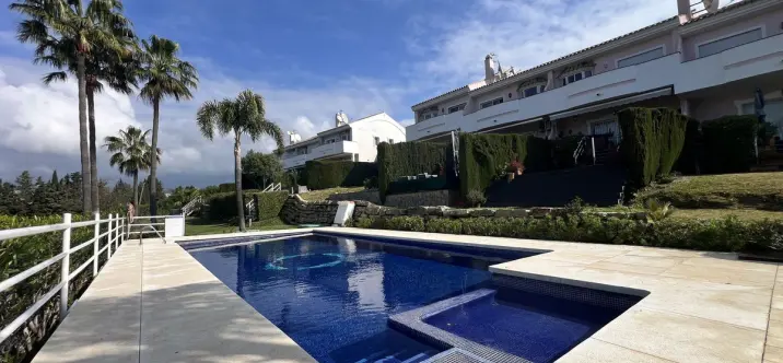 Продажа таунхауса в Estepona 0