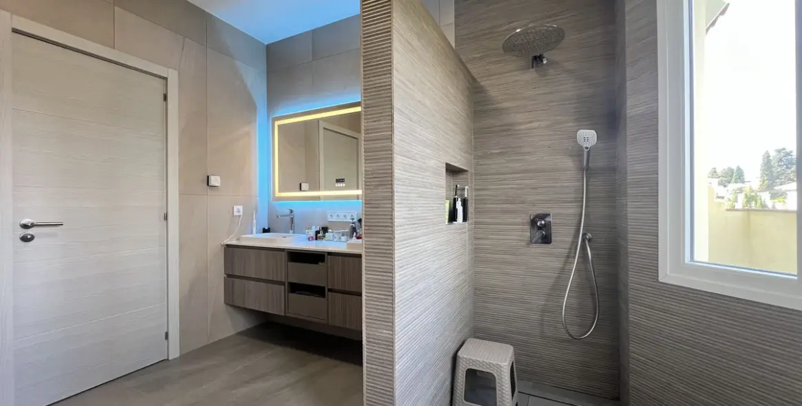 Продажа таунхауса в Estepona 14