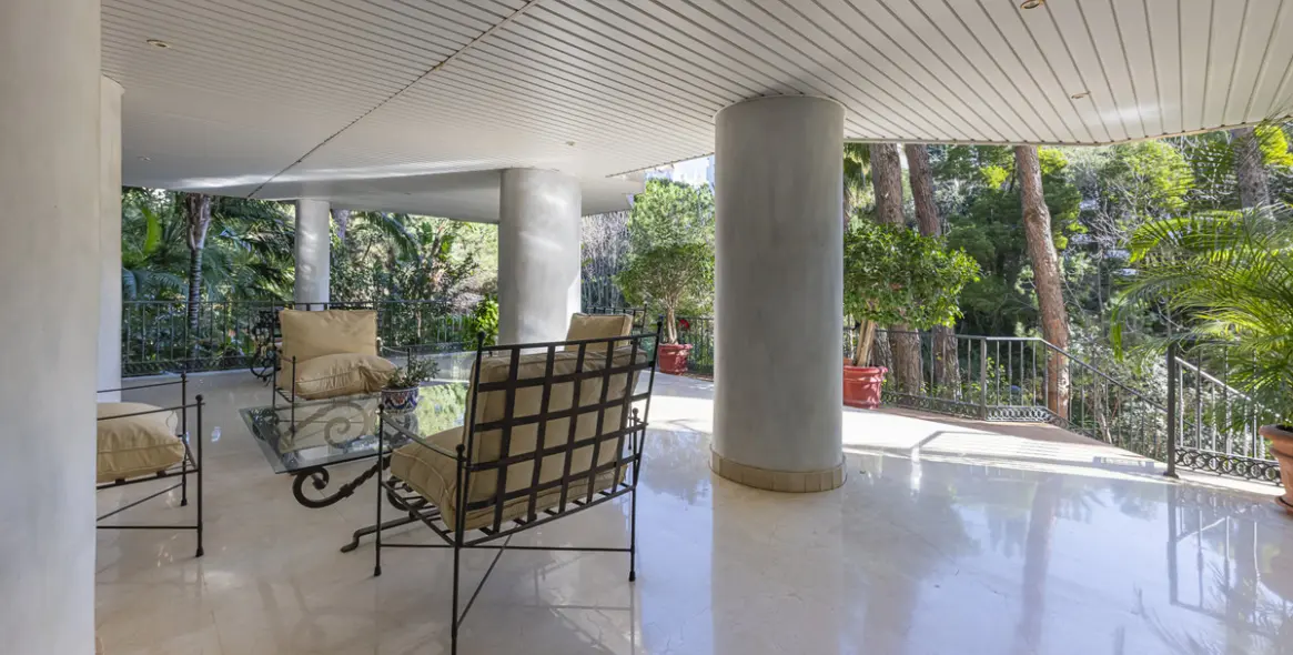 Продажа апартаментов на среднем этаже в The Golden Mile 2