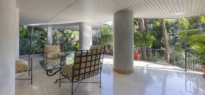 Продажа апартаментов на среднем этаже в The Golden Mile 1