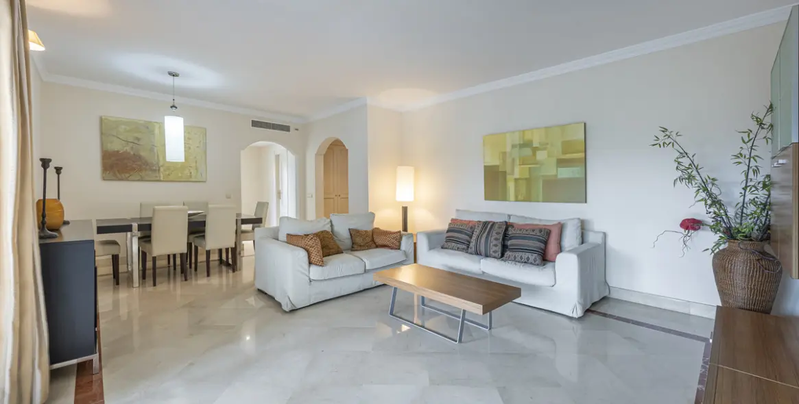 Продажа апартаментов на среднем этаже в The Golden Mile 6