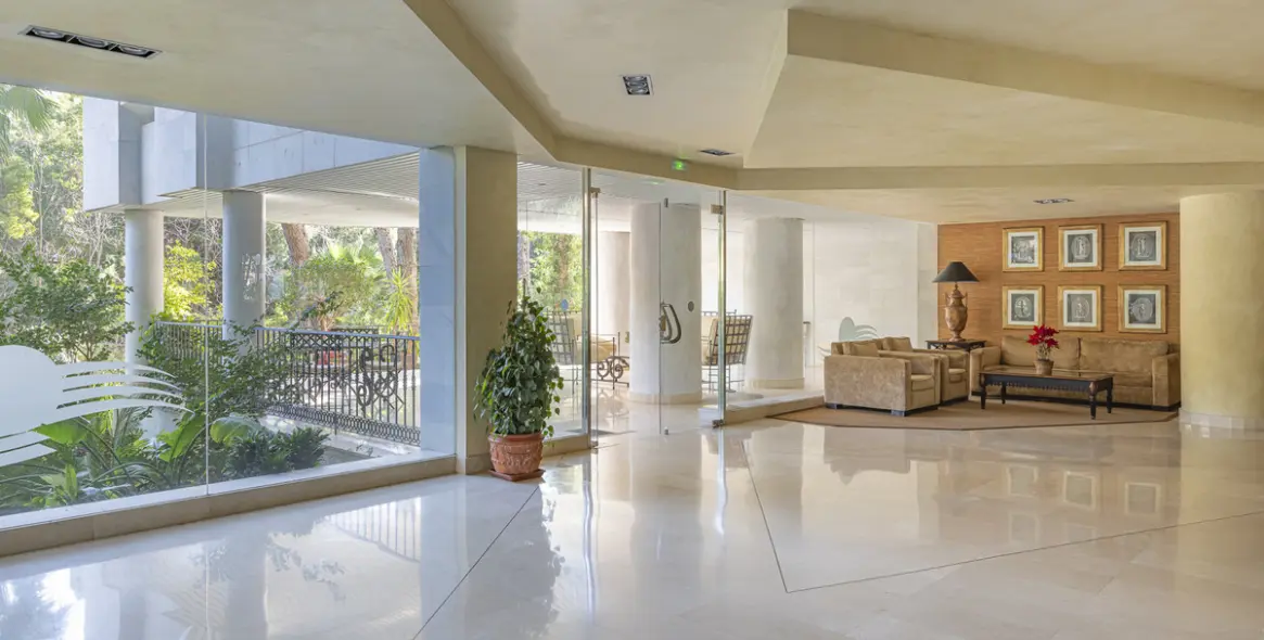 Продажа апартаментов на среднем этаже в The Golden Mile 21