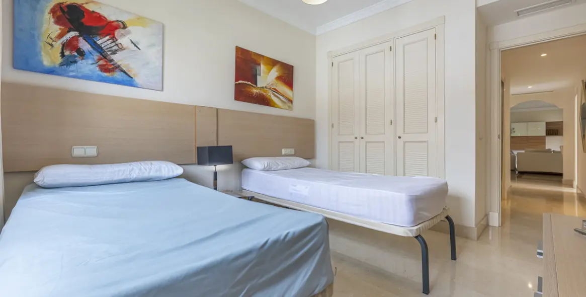 Продажа апартаментов на среднем этаже в The Golden Mile 24