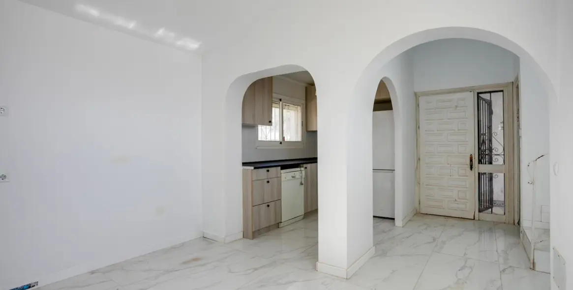 Продажа  отдельно стоящей виллы в Estepona 5