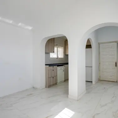 Sale of detached villa in Estepona