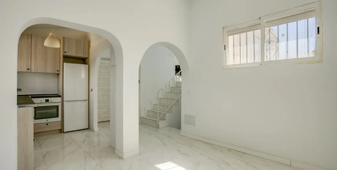 Продажа  отдельно стоящей виллы в Estepona 6