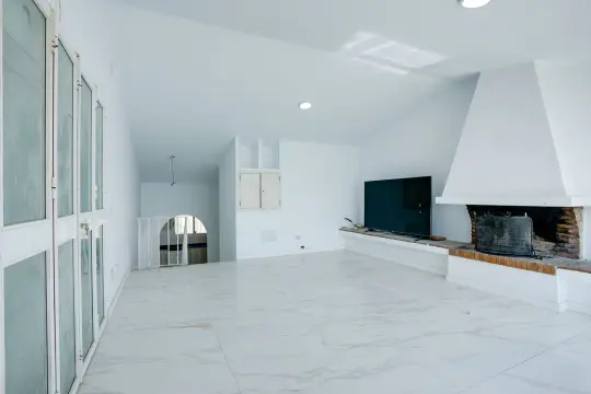 Image 4 thumb