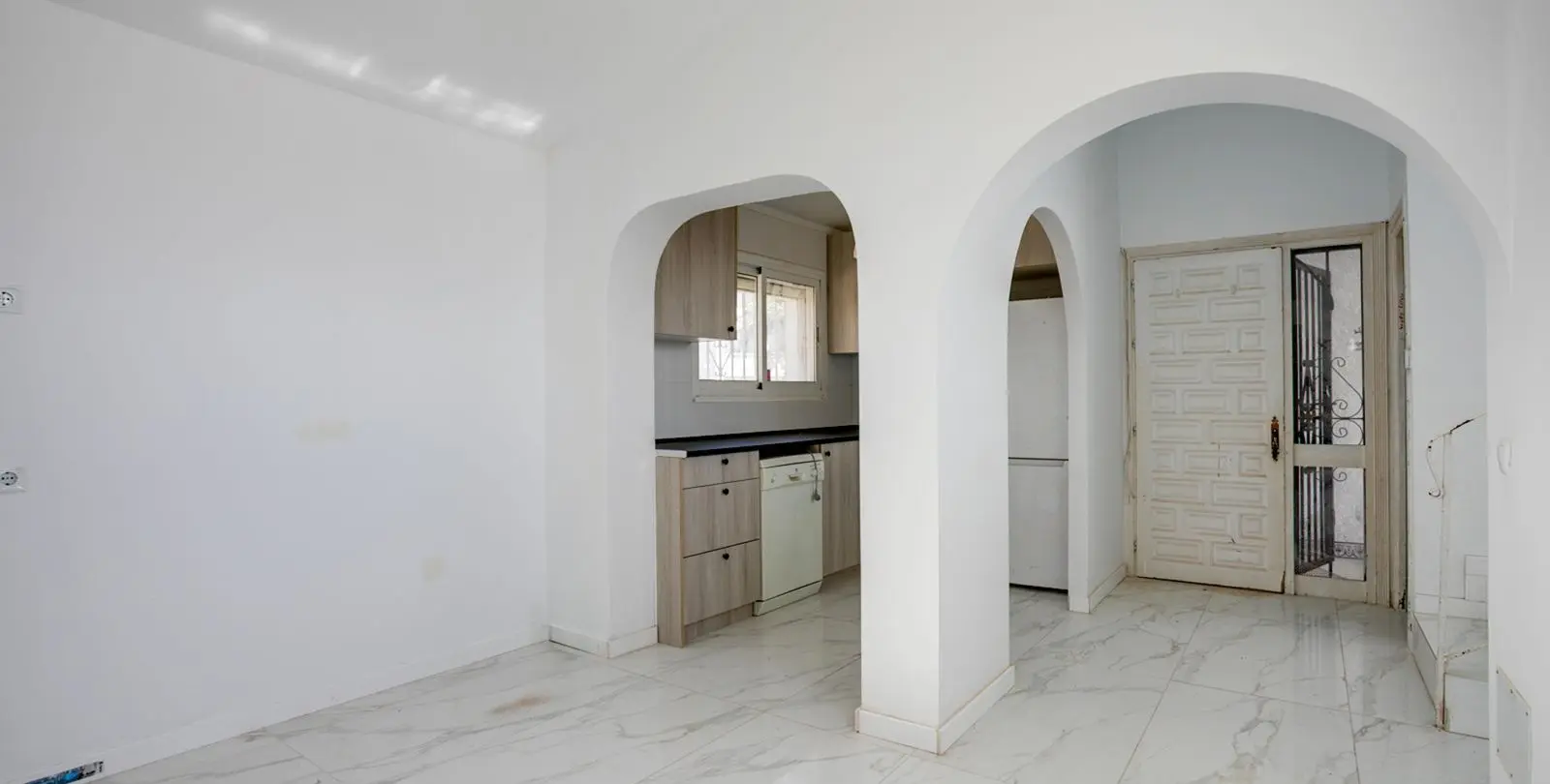 Продажа  отдельно стоящей виллы в Estepona 5