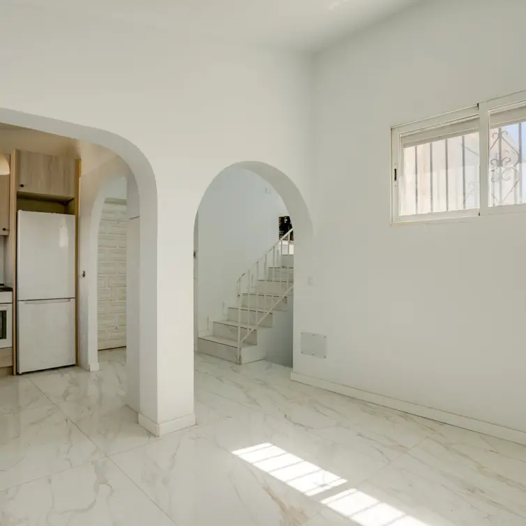 Продажа  отдельно стоящей виллы в Estepona