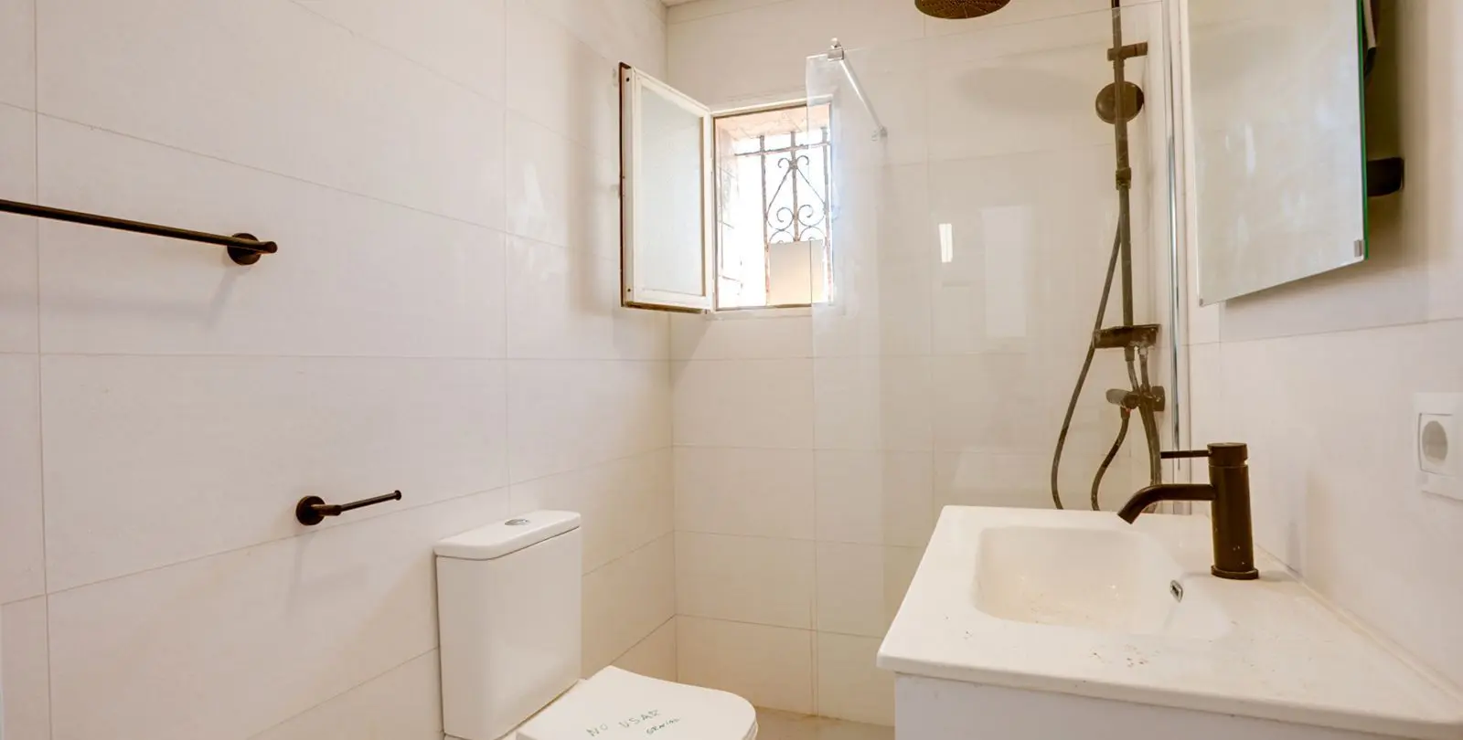 Продажа  отдельно стоящей виллы в Estepona 10