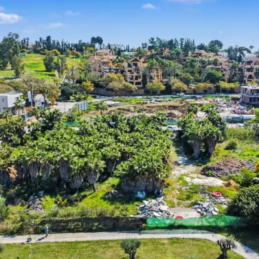 Venta de parcela comercial en Estepona