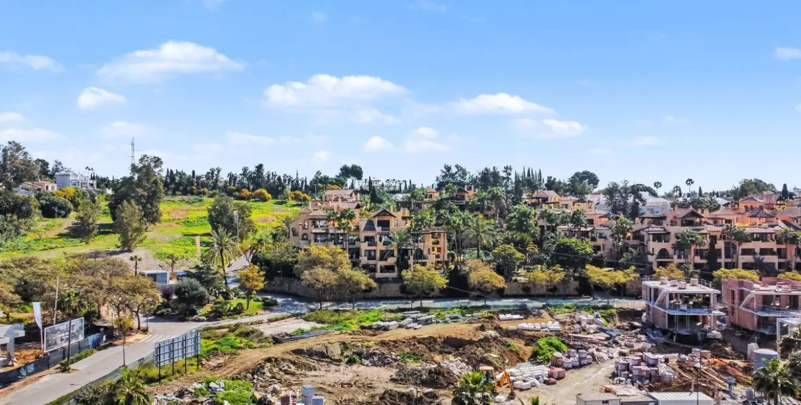 Venta de parcela comercial en Estepona 6