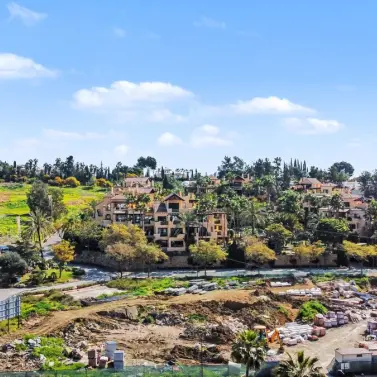 Venta de parcela comercial en Estepona