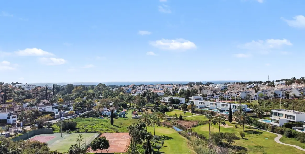 Venta de parcela comercial en Estepona 13