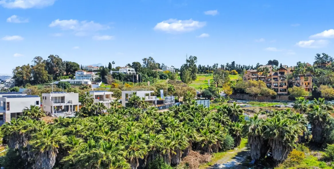 Venta de parcela comercial en Estepona 14