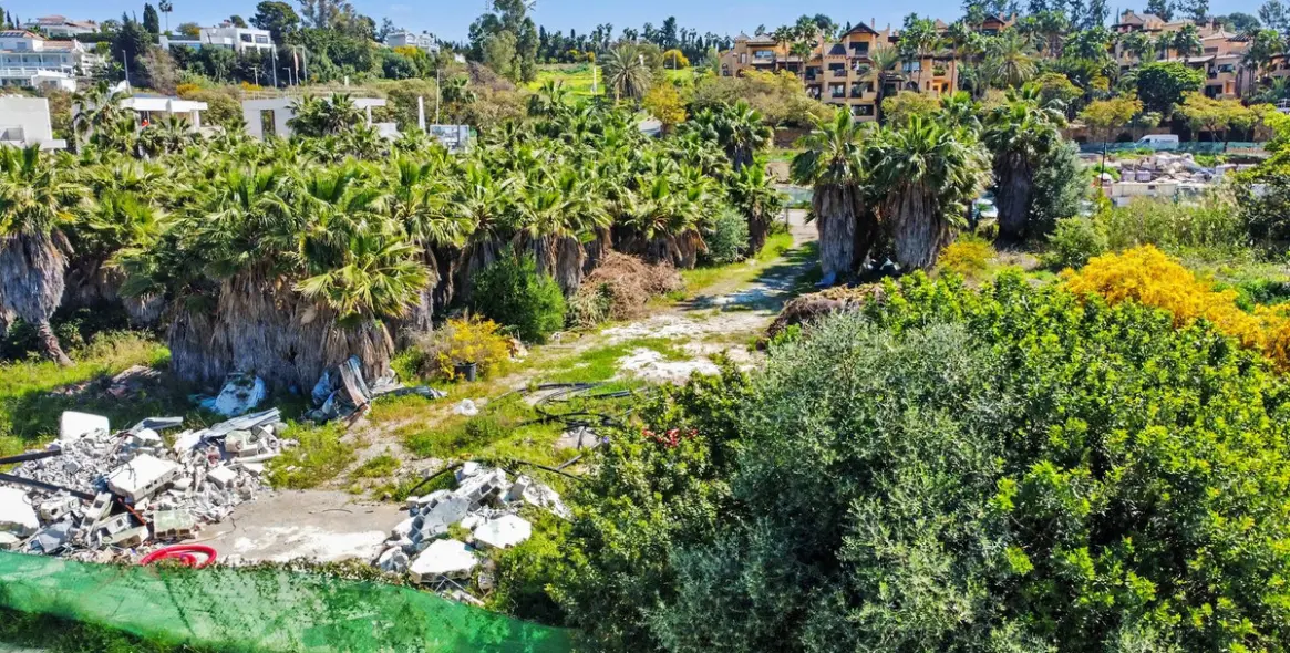 Venta de parcela comercial en Estepona 18