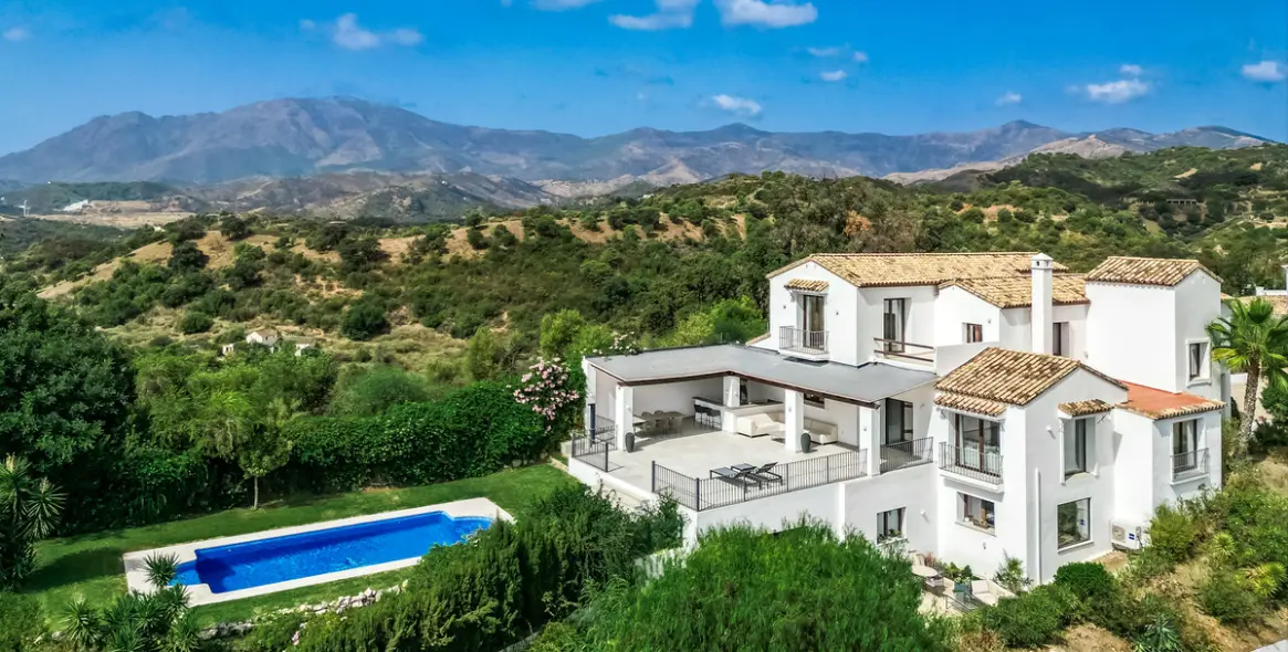 Venta de villa independiente en Estepona 1