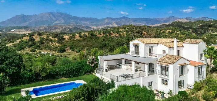 Venta de villa independiente en Estepona 0