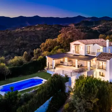 Venta de villa independiente en Estepona