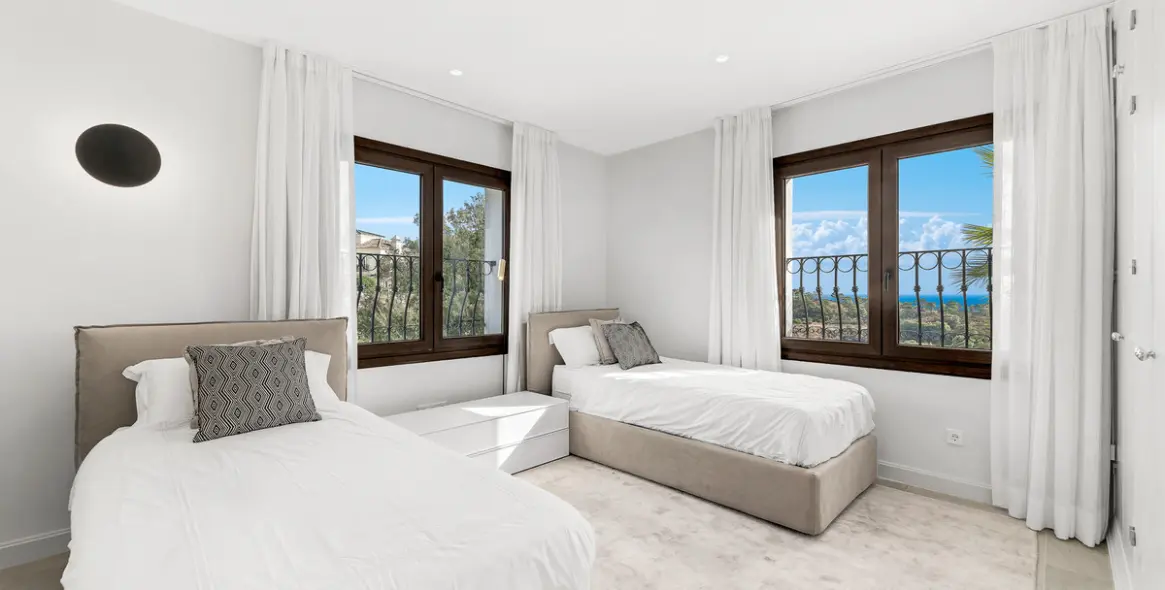 Venta de villa independiente en Estepona 16