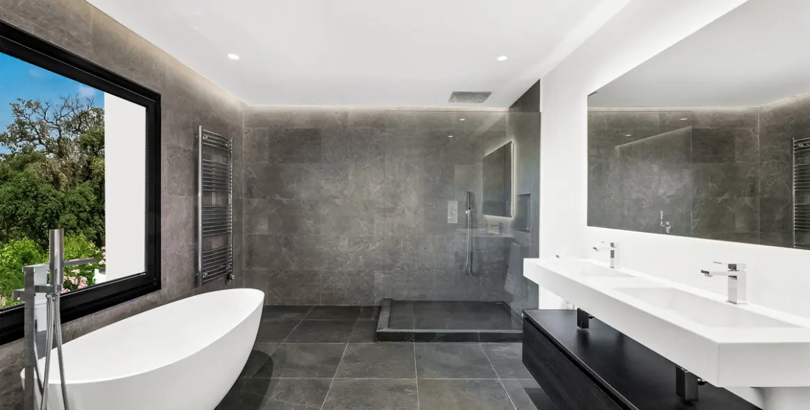 Venta de villa independiente en Estepona 36