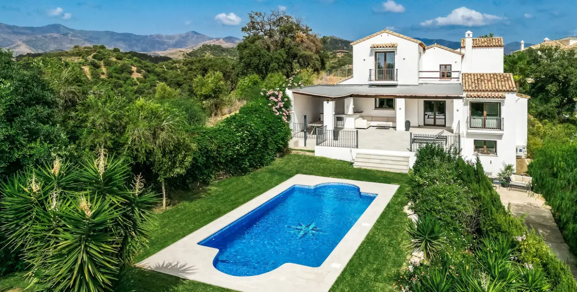 Venta de villa independiente en Estepona 48
