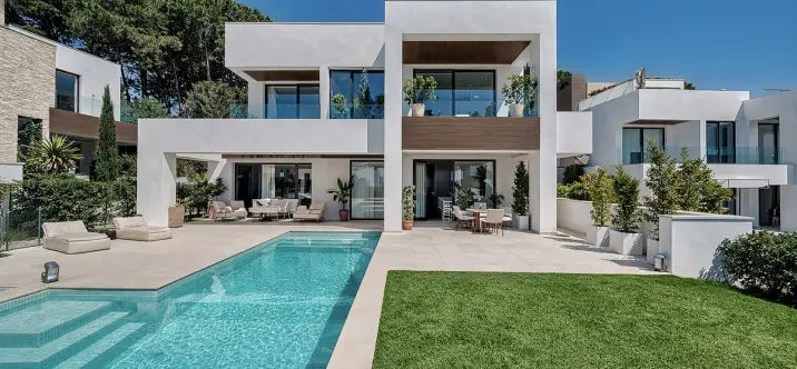 Venta de villa independiente en Marbella 0