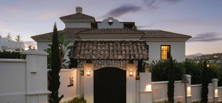 Venta de villa independiente en Nueva Andalucía 1